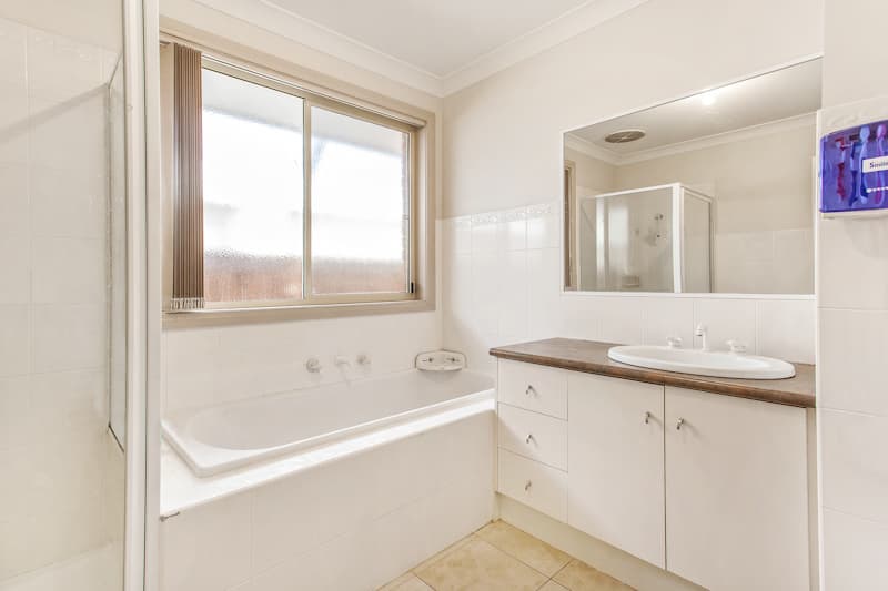 31 Newham Way, Altona Meadows - Thumbnail 8