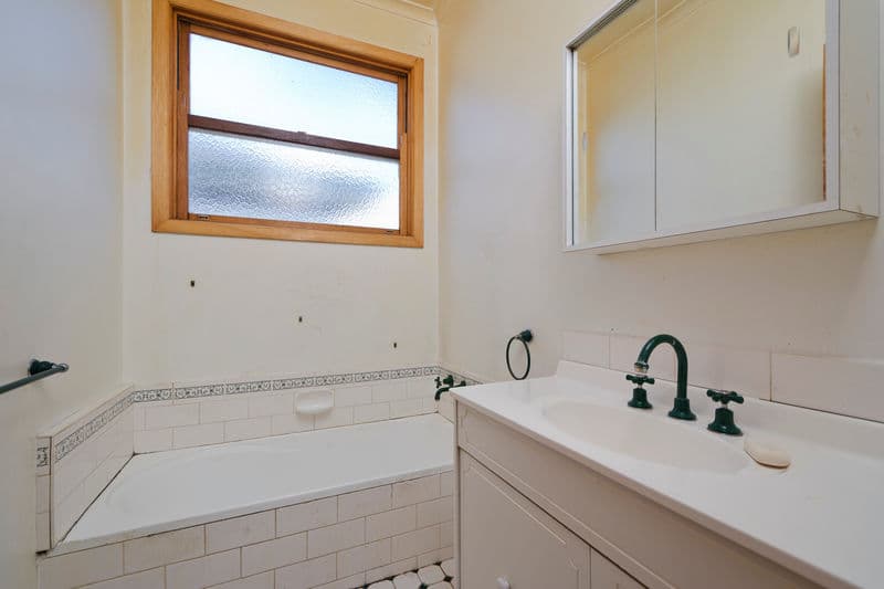 35 Laurie Street, Newport - Thumbnail 5