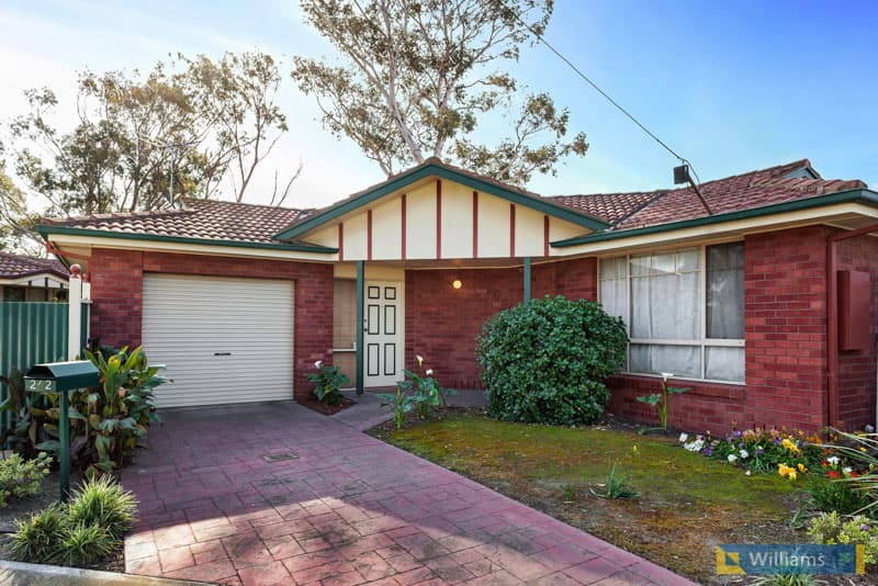 2/2 Rosshire Road, Newport - Image 1