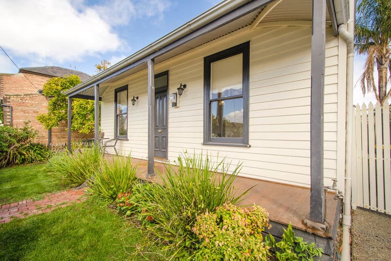 7 James Street, Williamstown - Image 1