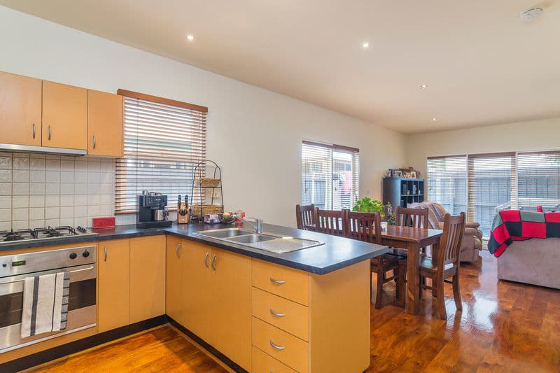 1/4 Florence Street, Williamstown - Thumbnail 2