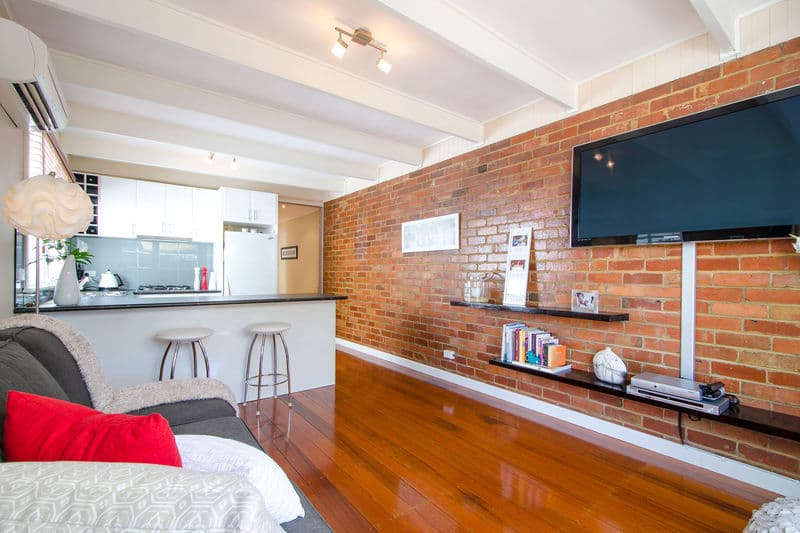 8 Crawford Street, Newport - Thumbnail 2