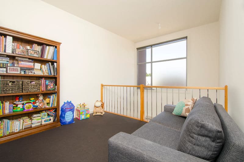 8 Guerin Place, Williamstown - Thumbnail 6