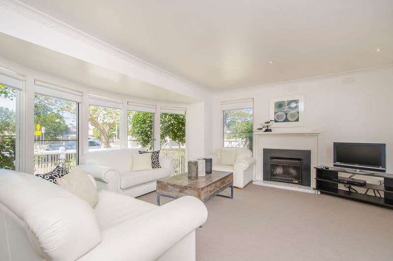 11 Melbourne Road, Williamstown - Thumbnail 2