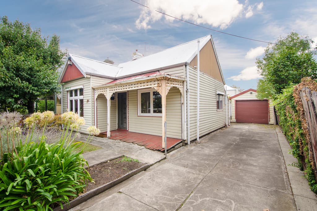 28 Railway Place, Williamstown - Image 1