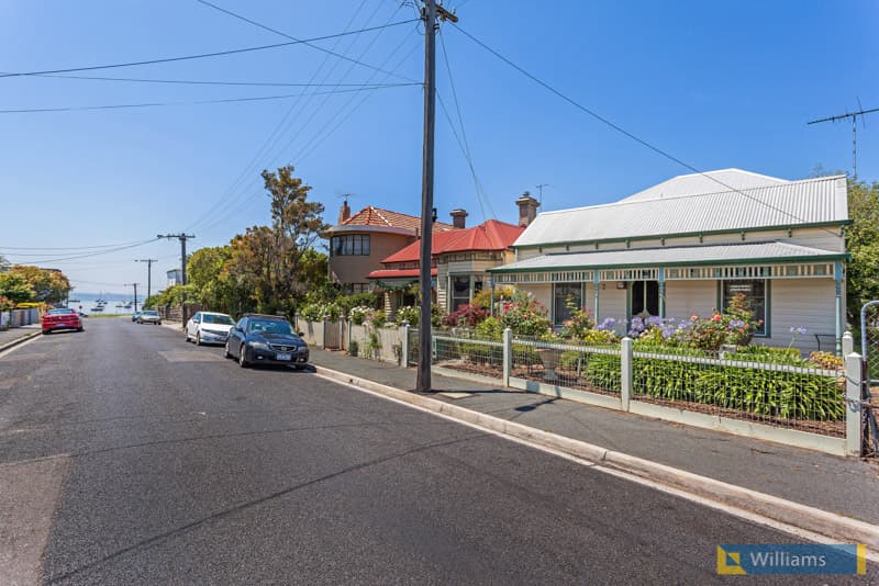 7 John Street, Williamstown - Thumbnail 2