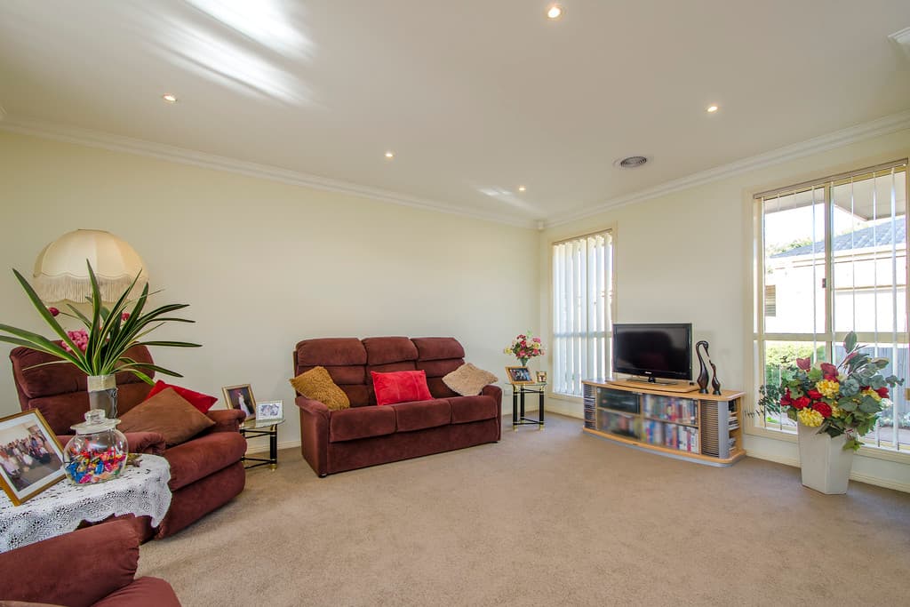 2/3 Huxtable Avenue, Altona North - Thumbnail 2