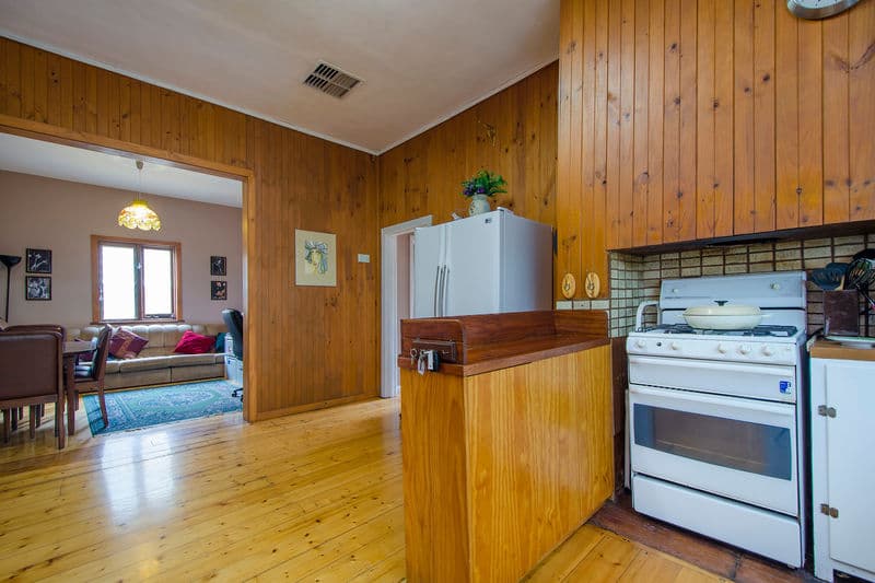 11 Latrobe Street, Newport - Thumbnail 7