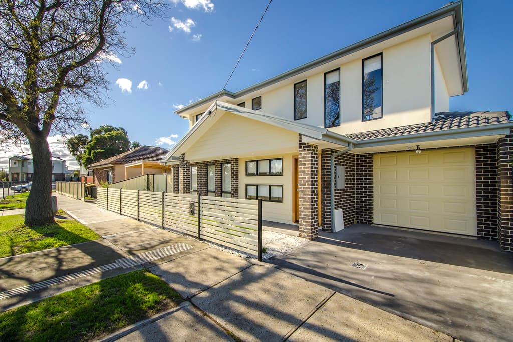 74 Blenheim Road, Newport - Image 1