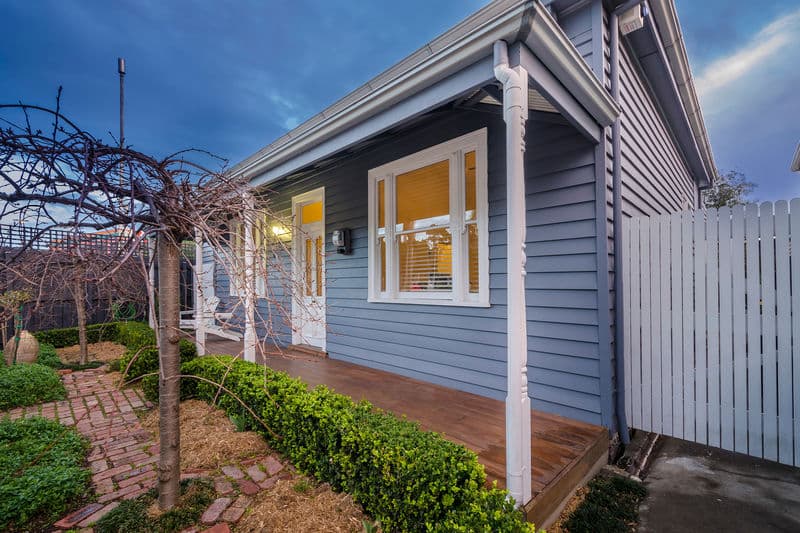 5 Champion Road, Williamstown - Thumbnail 2