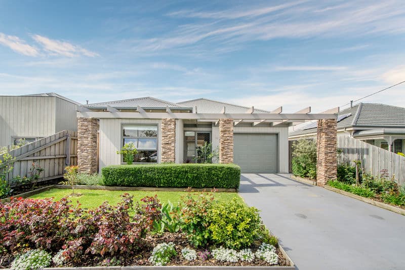 10 Holloway Street, Newport - Image 1