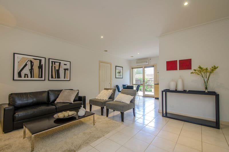 2/9 Pentland Street, Williamstown - Image 1