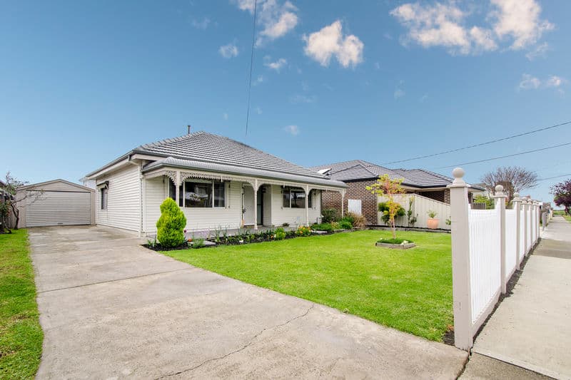 8 Holloway Street, Newport - Image 1