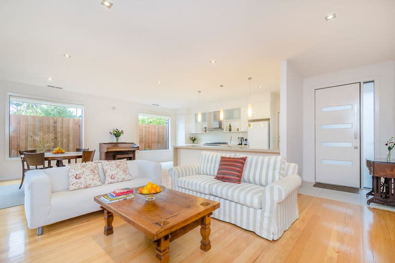 2/43 Bradley Street, Newport - Thumbnail 2
