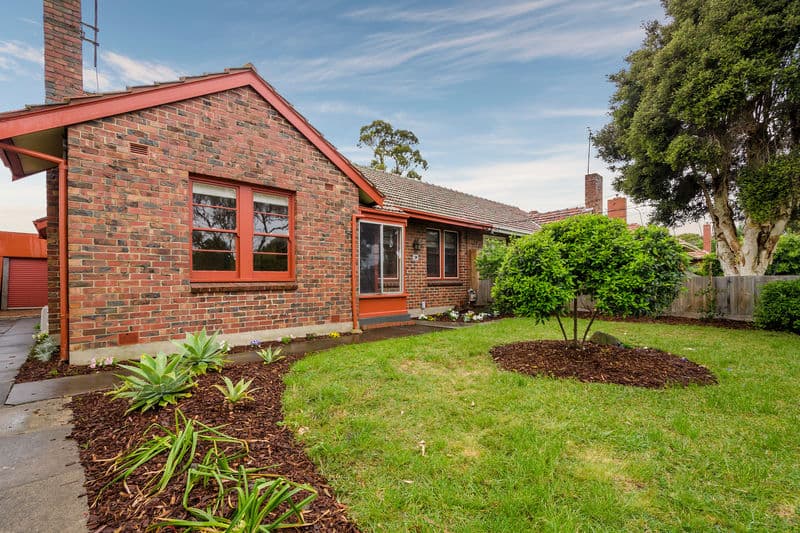 34 Park Crescent, Williamstown - Image 1