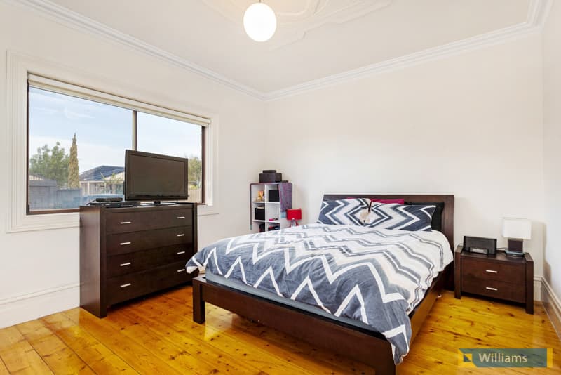 66 Kernot Street, South Kingsville - Thumbnail 7