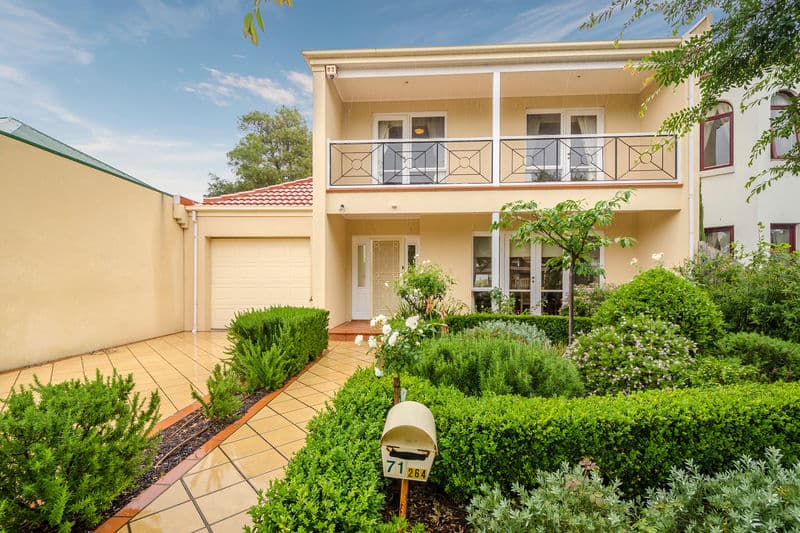 71 Merrett Drive, Williamstown - Image 1