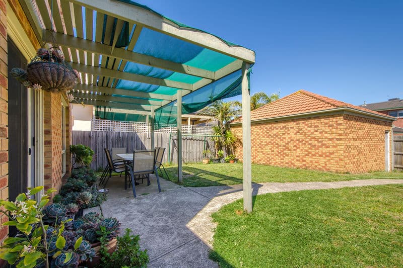 24 McGuire Crescent, Williamstown - Thumbnail 8