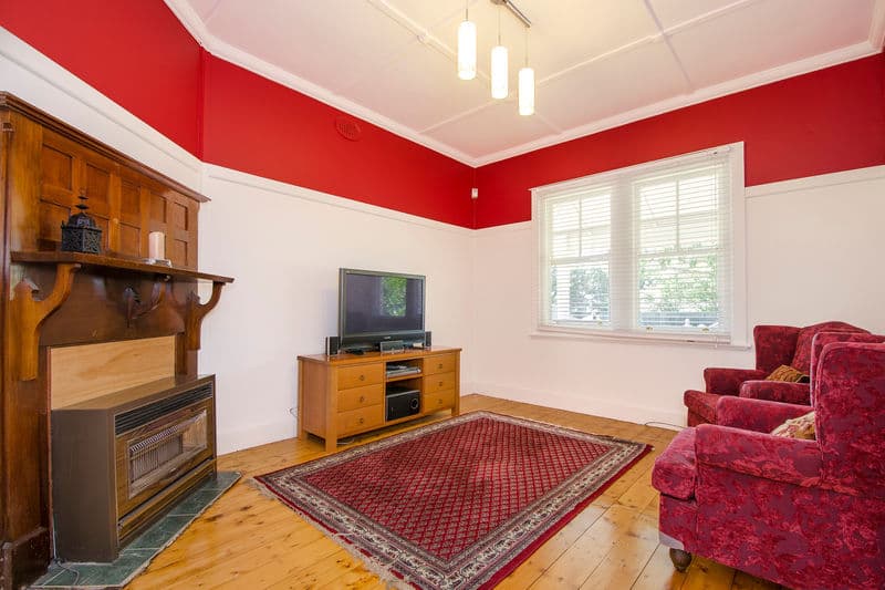 137 Elizabeth Street, Newport - Image 1
