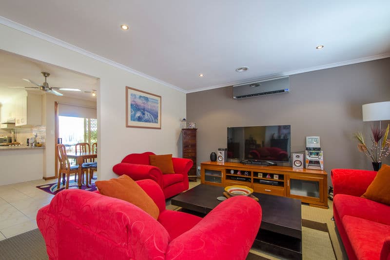 2/63 May Avenue, Altona Meadows - Thumbnail 3