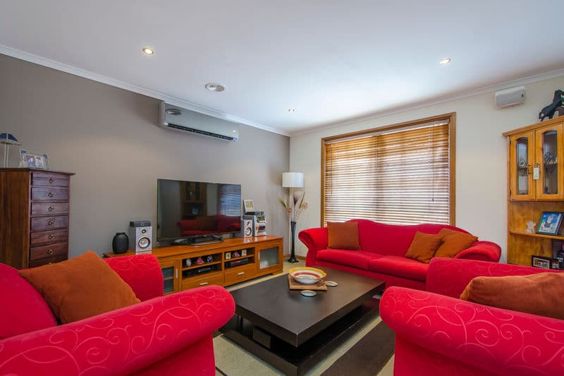 2/63 May Avenue, Altona Meadows - Thumbnail 2