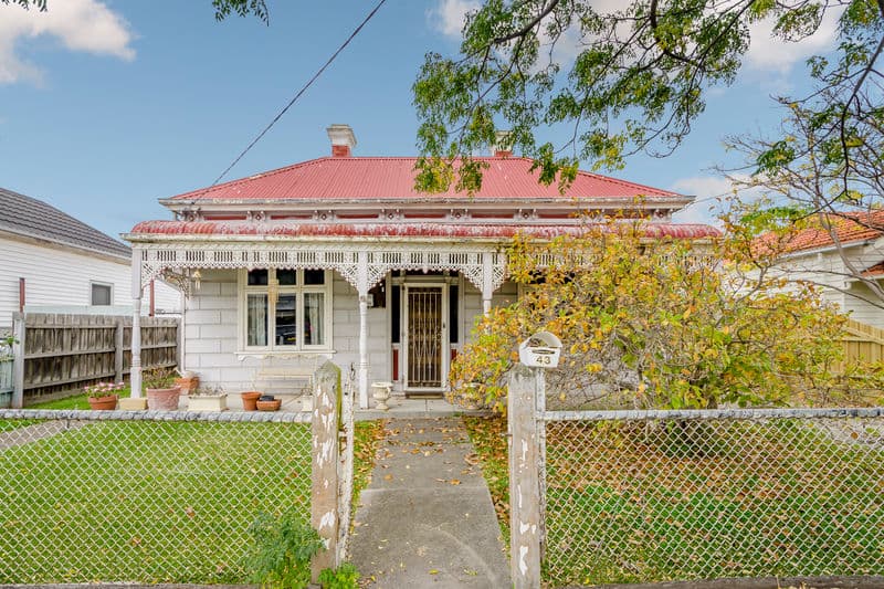 43 Elphin Street, Newport - Image 1