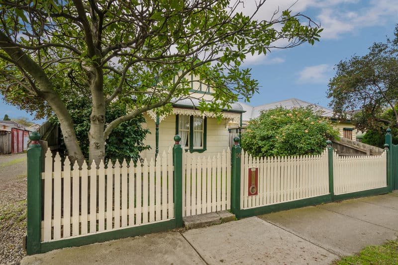14 William Street, Newport - Thumbnail 2