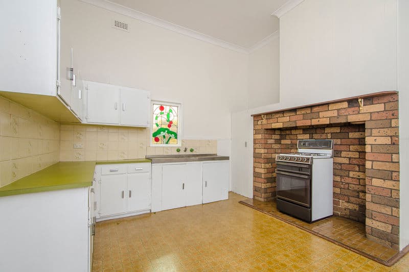 14 William Street, Newport - Thumbnail 7