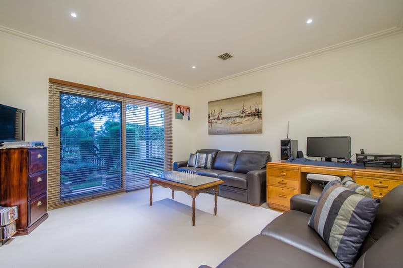 343A Douglas Parade, Newport - Thumbnail 2