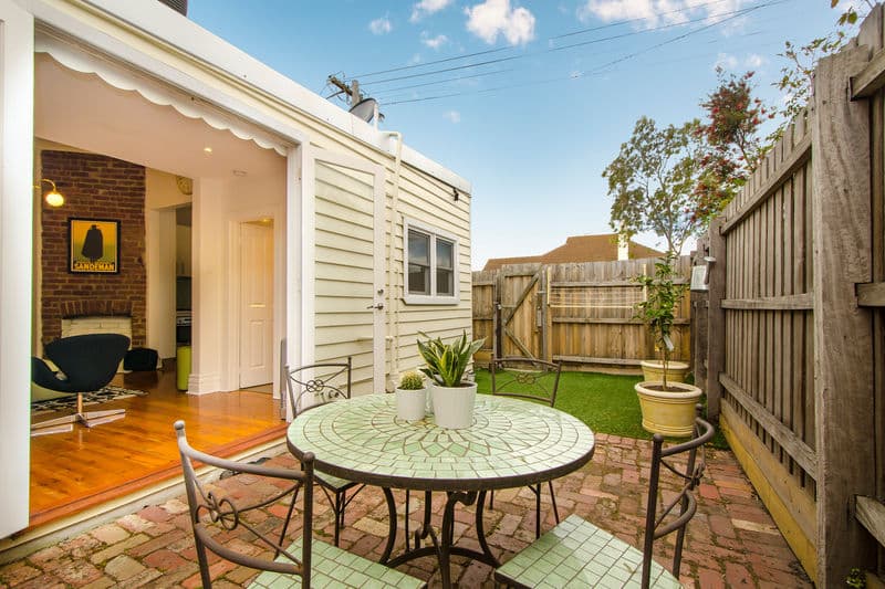 287 Douglas Parade, Newport - Thumbnail 2