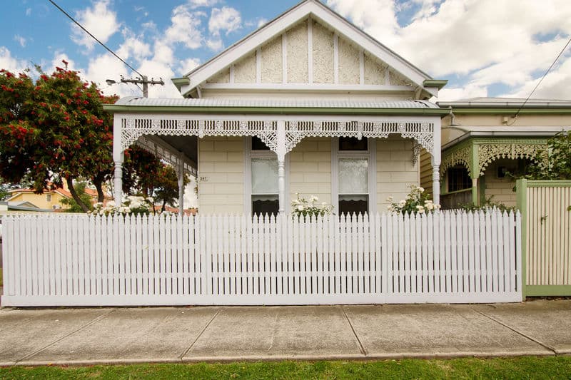 287 Douglas Parade, Newport - Image 1