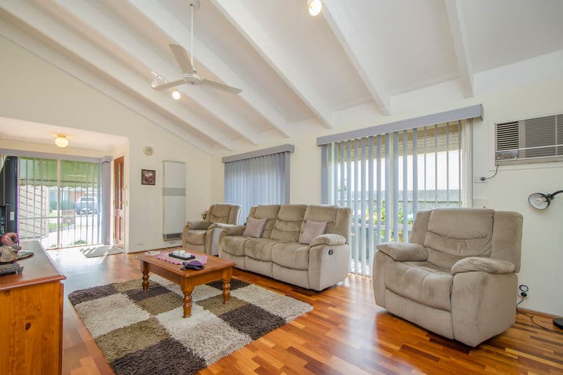 56 Canonbury Circle, Seabrook - Thumbnail 4