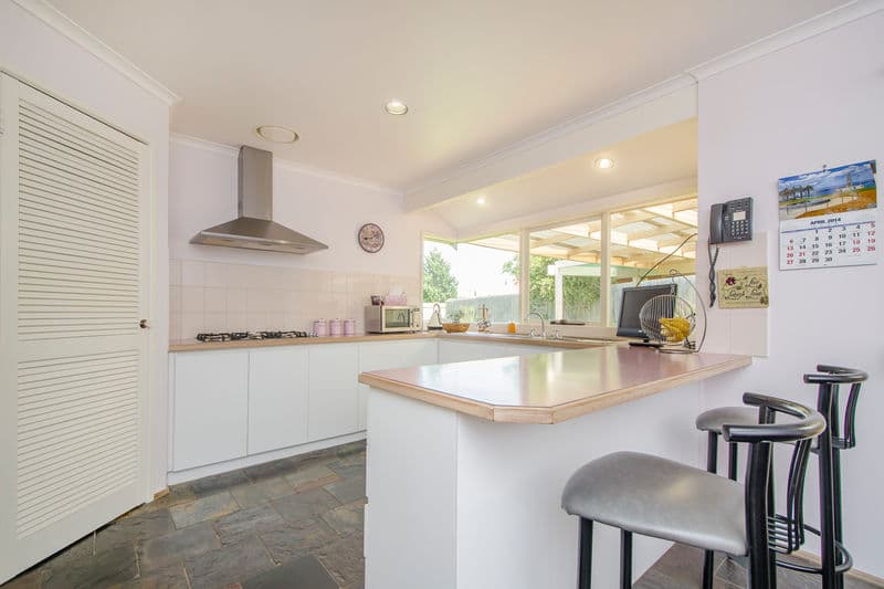 56 Canonbury Circle, Seabrook - Thumbnail 8