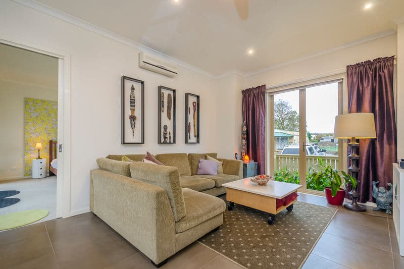 6 Ann Street, Williamstown - Thumbnail 2