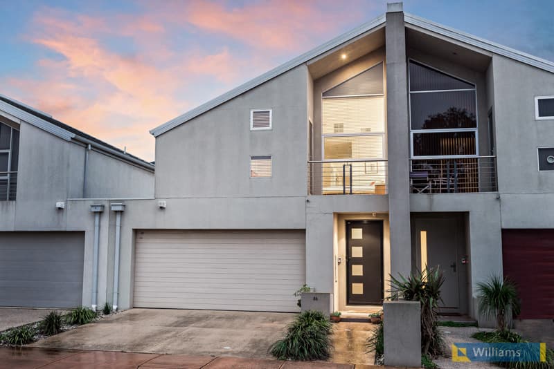 86 Middle Park Drive, Sanctuary Lakes - Image 1