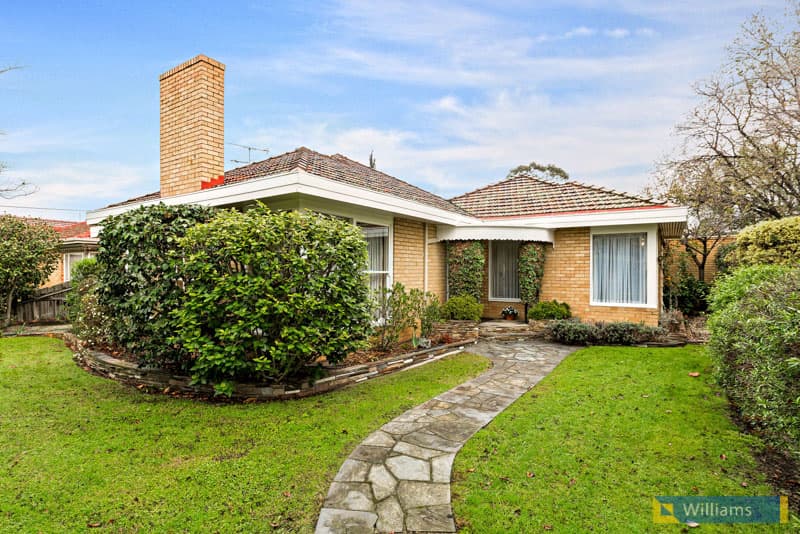 33 Electra Street, Williamstown - Thumbnail 2