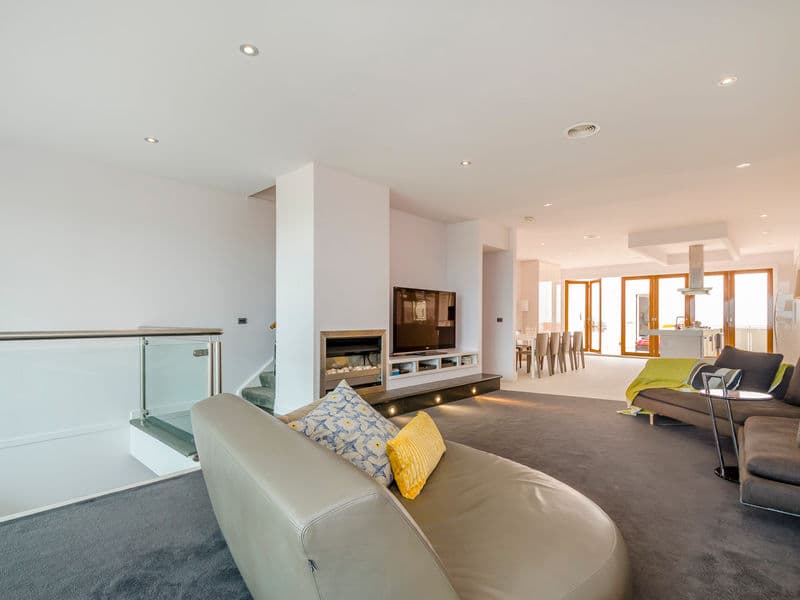 13 Mill Lane, Williamstown - Thumbnail 4