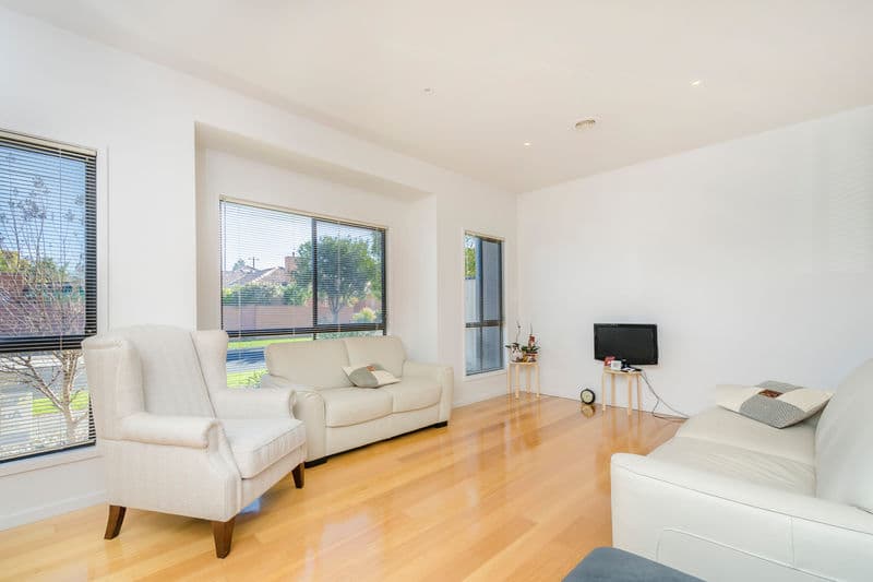 70 Macdonald Avenue, Altona North - Thumbnail 2