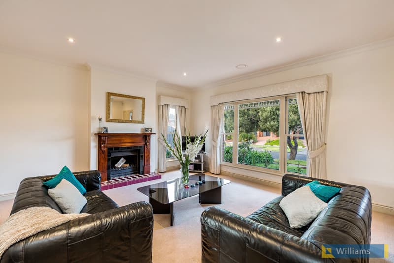 19 Dickson Court, Williamstown - Thumbnail 2