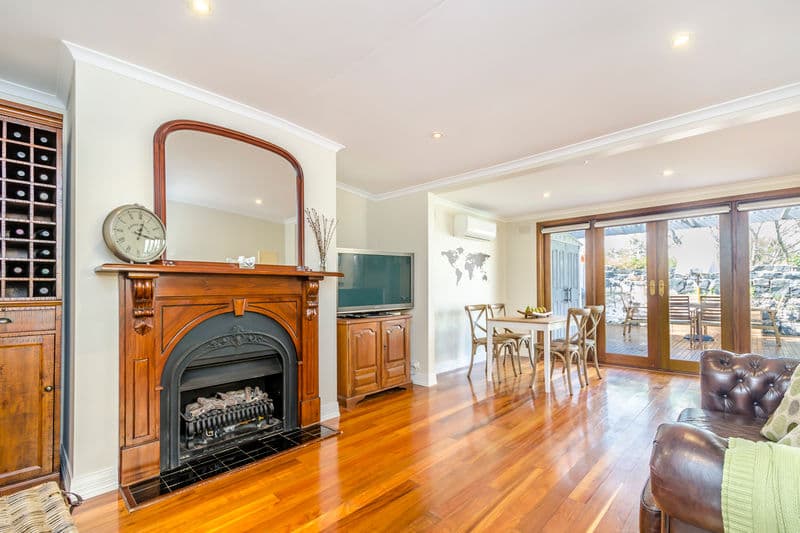 4 Smith Street, Williamstown - Thumbnail 2
