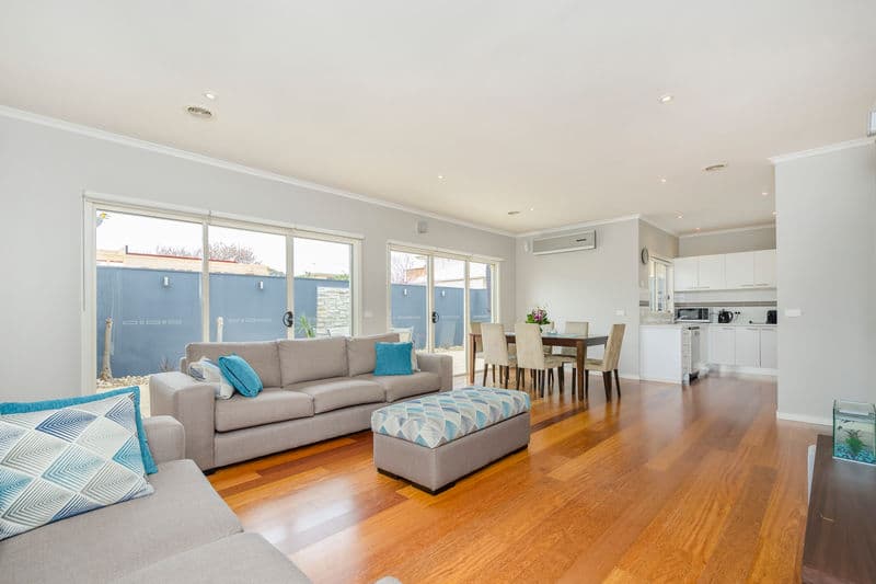 2/12 Blenheim Road, Newport - Thumbnail 2