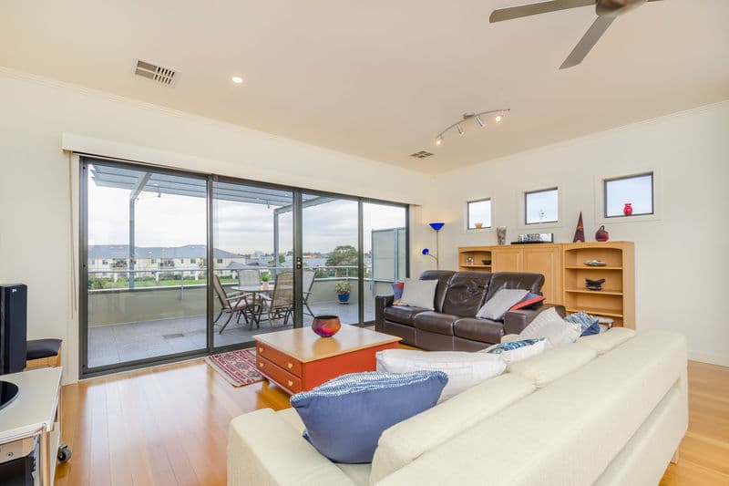 17 Lakeside Place, Williamstown - Thumbnail 3