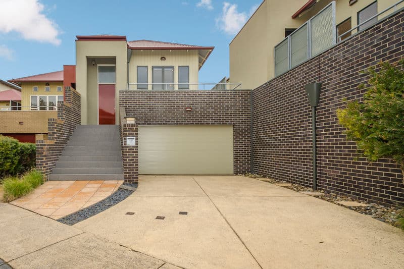 17 Lakeside Place, Williamstown - Image 1
