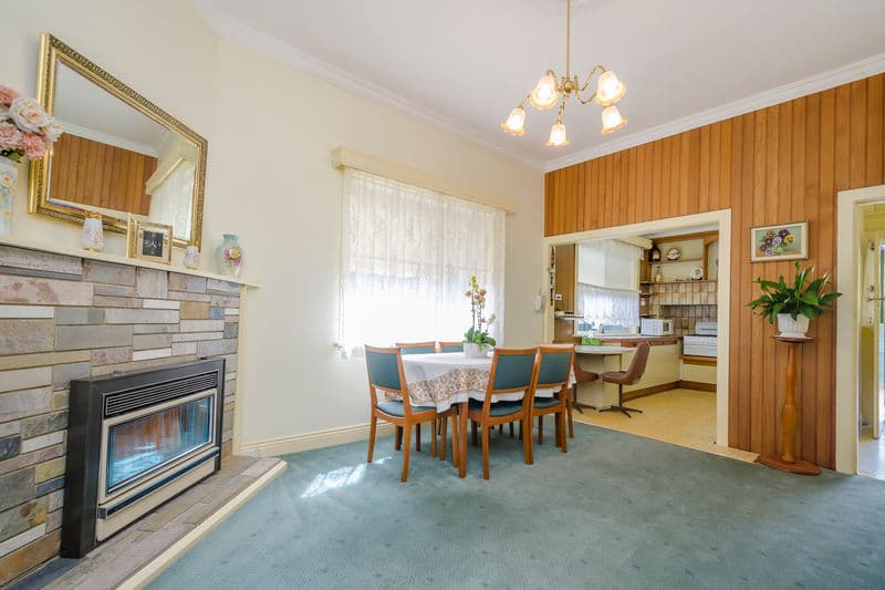 8 Richard Street, Williamstown - Thumbnail 5