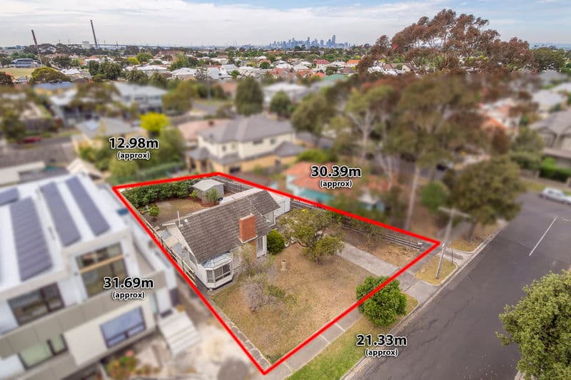 4 Tobruk Crescent, Williamstown - Image 1