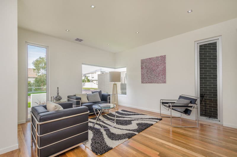 77 Bayview Street, Williamstown - Thumbnail 2