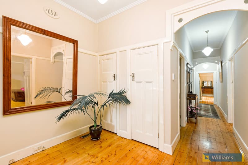 11 Oxford Street, Newport - Thumbnail 2
