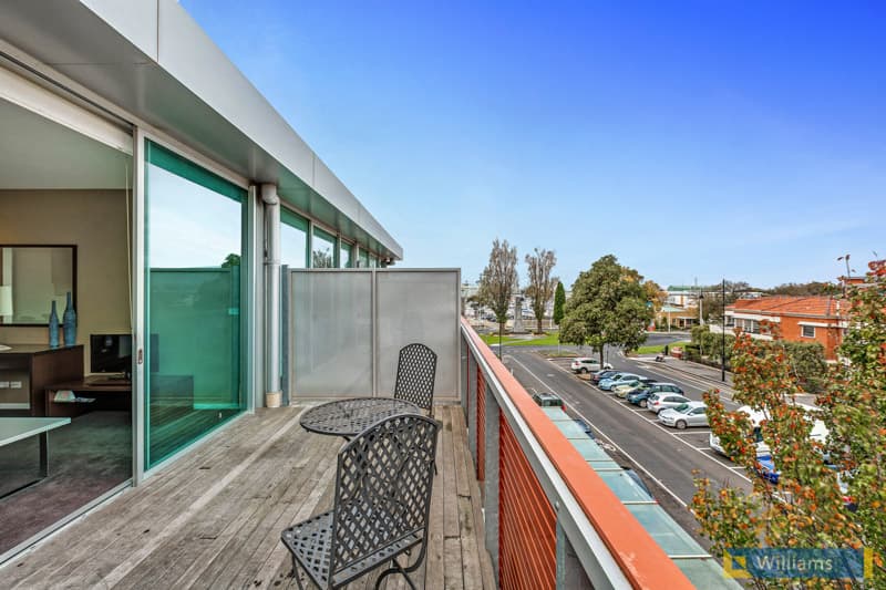 210/4 - 18 Ferguson Street, Williamstown - Thumbnail 7