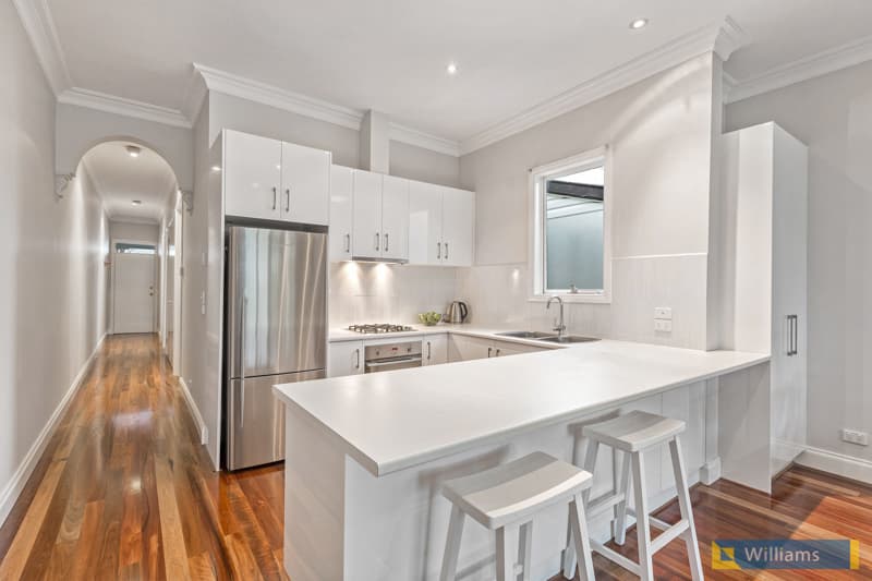 13 Russell Place, Williamstown - Thumbnail 4
