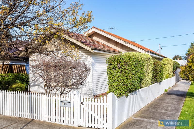 29 Park Crescent, Williamstown - Image 1
